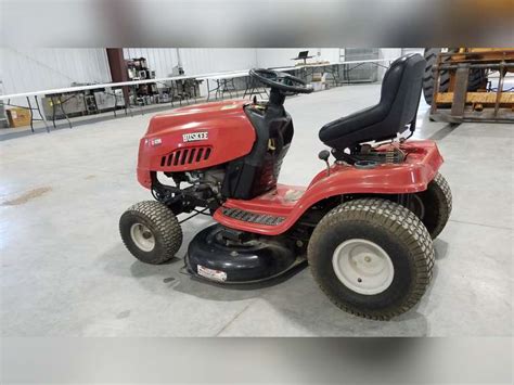 Huskee Lt 4200 Lawn Tractor 42 Twin Blade Cutting Width 7 Speed