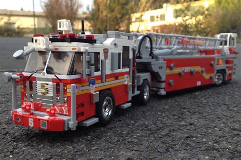 Lego Feuerwehr Moc Fdny Tiller Ladder 5 Zusammengebaut