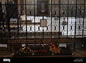 La tumba de Catalina de Aragón en la catedral de Peterborough ...