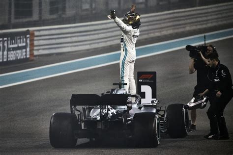 F Gp D Abu Dhabi Lewis Hamilton Termine En Beaut Les Voitures