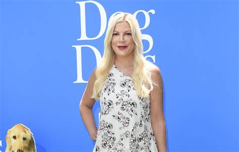 Tori Spelling Documents Breast Implants Revision In New Show