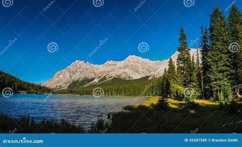 Scenic Mountain Views Stock Image Image Of Lougheed 35587589