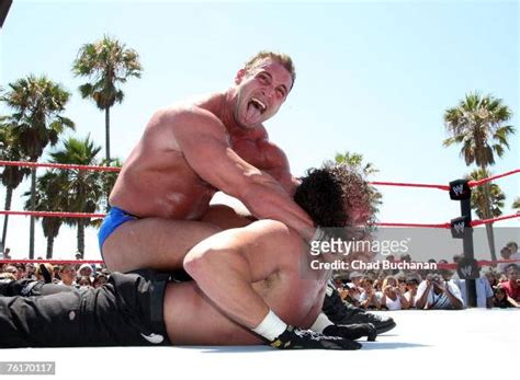 Professional Wrestlers Chris Masters And Chuck Palumbo Battle In Wwe Nachrichtenfoto Getty