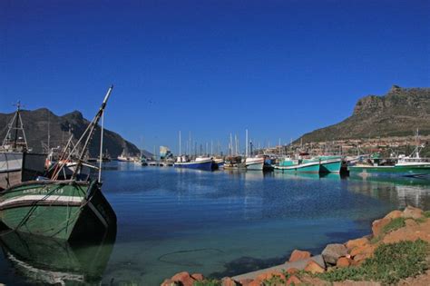 Located in hout bay, this vacation home is within 1 mi (2 km) of hout bay beach, hout bay craft market, and bay harbour market. Hout Bay harbour. By the way you can eat excellent fish in ...