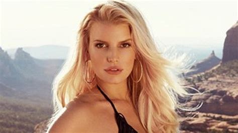 Jessica Simpson Flaunts Her Super Slim Bod In A Sexy Swimsuit
