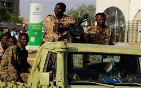 بايدن يهدد طرفي الصراع في السودان بعقوبات
