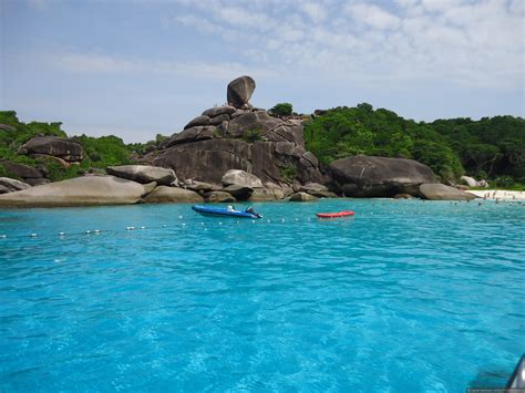 Rock On The Shore Of The Island Of Koh Tao Thailand Wallpapers And