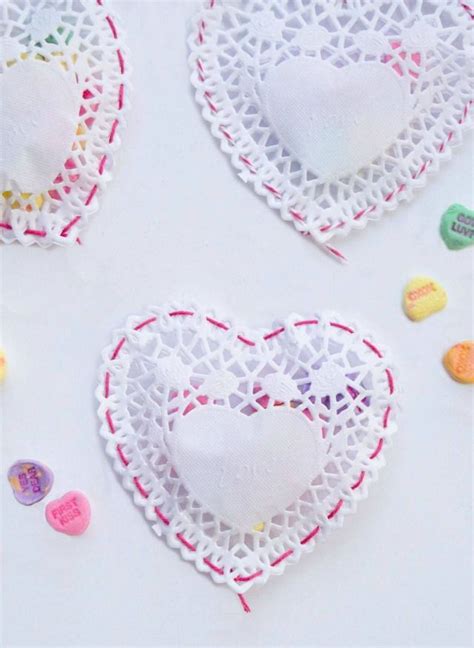 10 Clever Ways To Use Paper Heart Doilies With Images Valentine