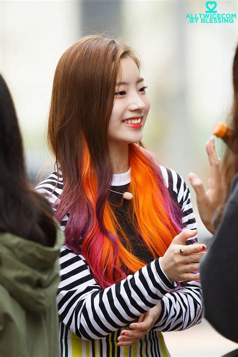 14 Completely Inspiring Photos Of Dahyuns Perfect Dip Dye Hair Koreaboo