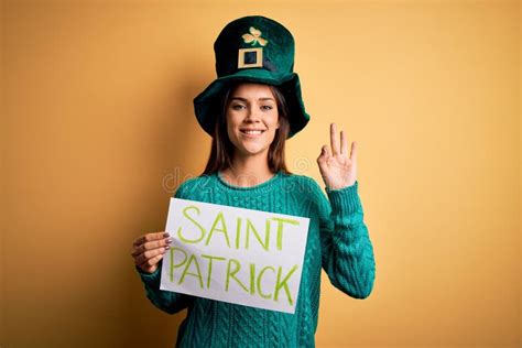 Woman Wearing St Patrick S Day Hat Stock Image Image Of Party Pattys 1899391