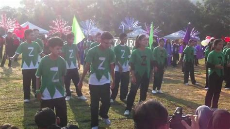 Sebelum itu, pelbagai persiapan dijalankan bagi melicinkan suasana majlis tersebut. Sekolah Menengah Kebangsaan Bukit Indah Zamrud Sport's Day ...