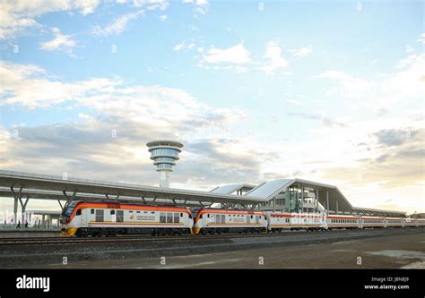 Kenyas Mombasa Nairobi Railway Hi Res Stock Photography And Images Alamy