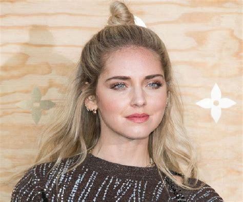 Chiara ferragni pouch in glitter fabric with flirting embroidery in pink | modesens. Chiara Ferragni Biography - Facts, Childhood, Family Life ...