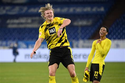 Player for @bvb09 ⚫️🟡 and @fotballandslaget 🇳🇴 golden boy 2️⃣0️⃣2️⃣0️⃣ official twitter: Manchester United boss Ole Gunnar Solskjaer makes Erling ...