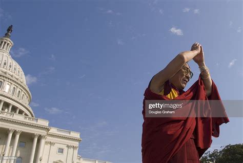 u s congress awarded the congressional gold medal to his holiness news photo getty images