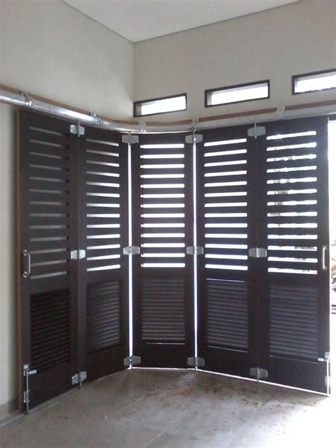 Adapun untuk harga pintu besi adalah rp. √ 30+ Model Pintu Garasi Minimalis (KAYU & BESI) dan Harga!
