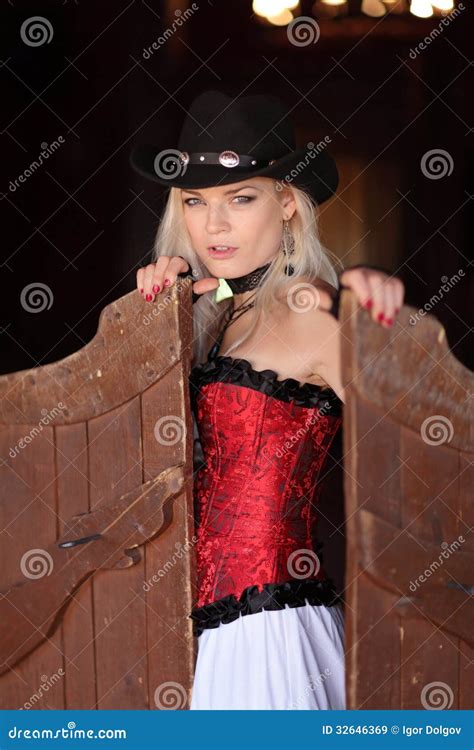 A Girl With A Wild West Royalty Free Stock Images Image 32646369