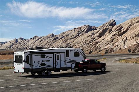 Prices of 5th wheel vs travel trailer. Torklift Central | What is the difference between a 5th ...