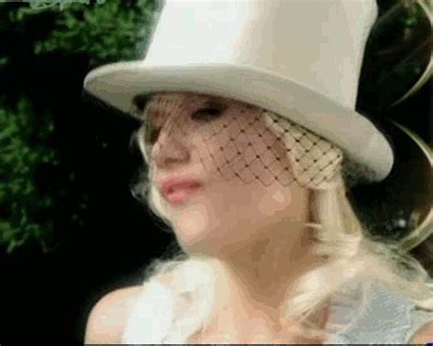 Gwen Stefani Alice In Wonderland