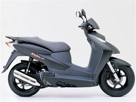 The scooter has come of age. 2004 HONDA Dylan 125 Scooter Pictures. Accident lawyers info
