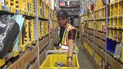 Inside Look At An Amazon Fulfillment Center Youtube