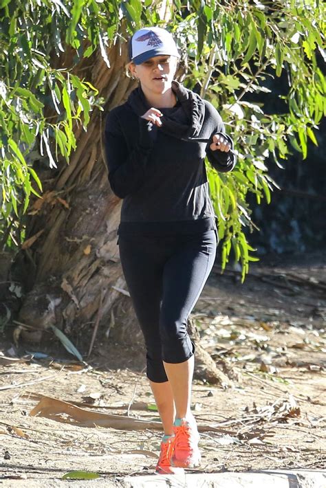 Reese Witherspoon Leaves Yoga Class In Los Angeles 11172015 Hawtcelebs