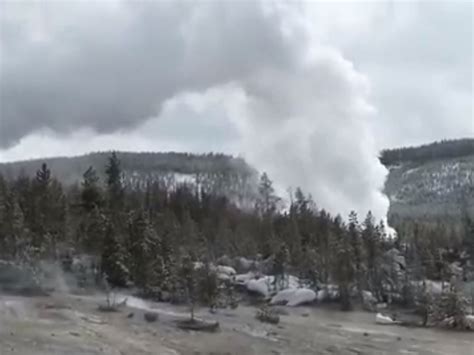 Worlds Biggest Active Geyser Erupts At Yellowstone National Park For