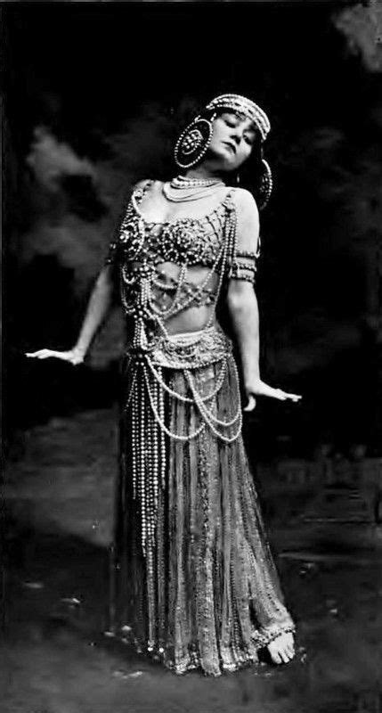 Pin On Burlesque And Belly Dancers Vintage