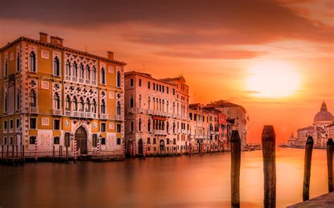 Fonds Décran Italie Venise Cathédrale Rivière Maisons Soirée