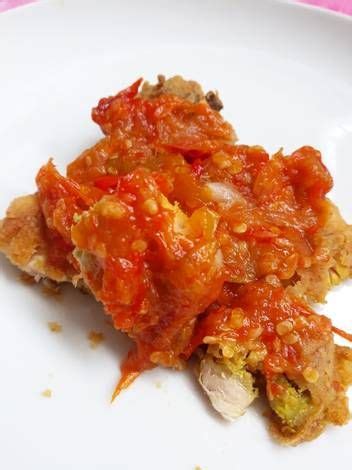 Salah satu menu andalan sambal ala rumahan adalah sambal goreng ati. Ayam Geprek Ungkep Sambal Tomat ala Ibuk #Agust7 | Resep ...