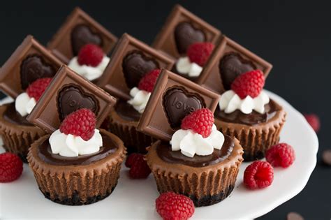 The best mini chocolate cheesecakes that only take 30 minutes to prep and bake in a muffin pan! Triple Chocolate Mini Cheesecakes