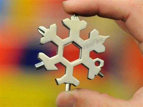 Hexflex Multi Tool Delivers 15 Tools And Charming Snowflake Design