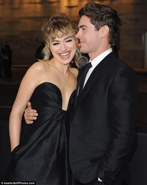 Imogen Poots Steals The Show From Zac Efron At That Awkward Moment Premiere Daily Mail Online