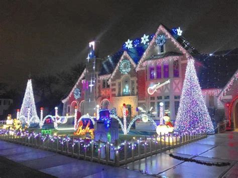 20 Phenomenal Outdoor Christmas Lights Setups Christmas House Lights