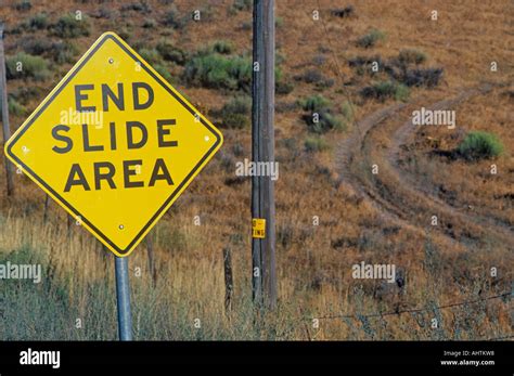 Rock Slide Area Warning Sign Hi Res Stock Photography And Images Alamy