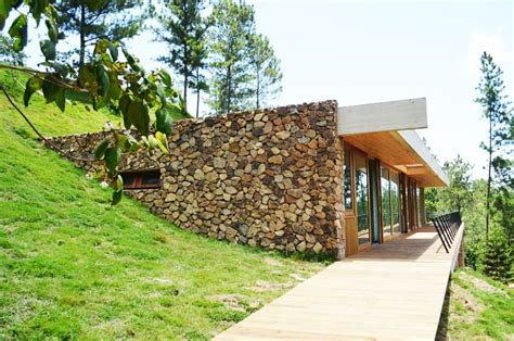 What are your best choices when it comes to green roofs for your home building needs? Sustainable Green Roof: RD House, Dominican Republic