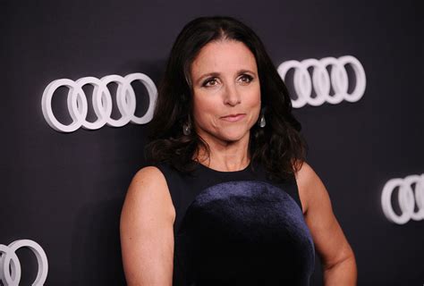 Julia Louis Dreyfus Undergoes Surgery For Breast Cancer Metro News