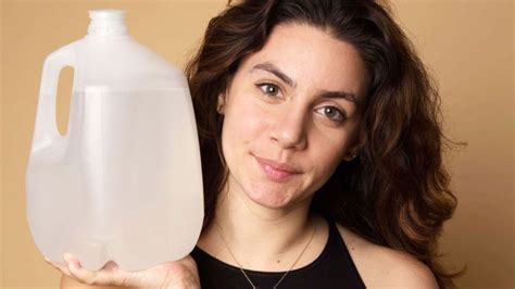Bingung berapa liter air minum dalam sehari untuk menurunkan berat badan? Berapa Liter Manusia Minum Air Putih Dalam Sehari ...