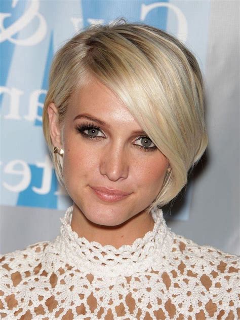 It makes no sense to fret over your. 20 Best Collection of Short Haircuts for Oblong Face