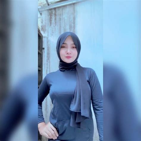 Pin Oleh Ikeh Kimochi Di Noer Baiti Di 2021 Model Pakaian Hijab