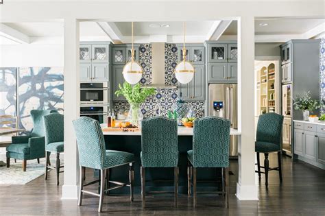 Cabinets to go was so excited to have one of our flooring brands, talon hardwood, featured in the 2019 hgtv smart home. Design Details of the HGTV Smart Home 2016 Kitchen | HGTV ...