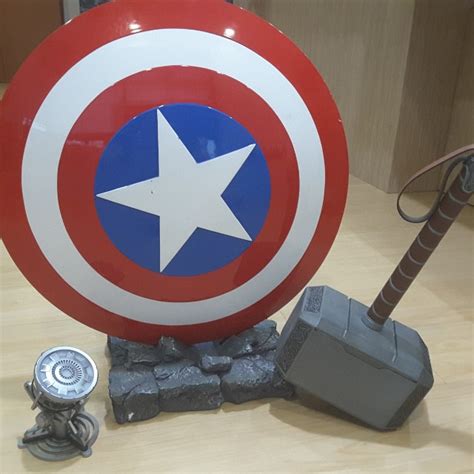 Marvels Avengers Set 11 Captain America Shield Ironman Arc Reactor