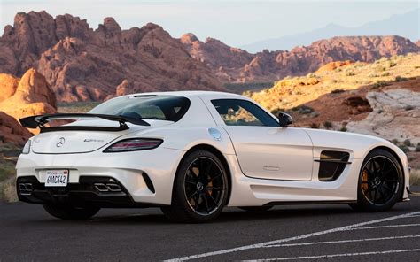 Sie spiegelt die durchschnittliche beziehung zwischen kilometerleistung und preis wieder. 2014 Mercedes-Benz SLS AMG Black Series First Drive ...