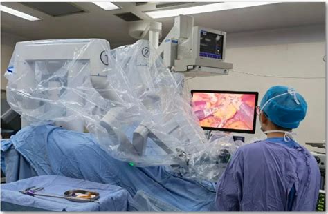 康基控股 唯精腹腔镜手术机器人完成首例前列腺切除手术