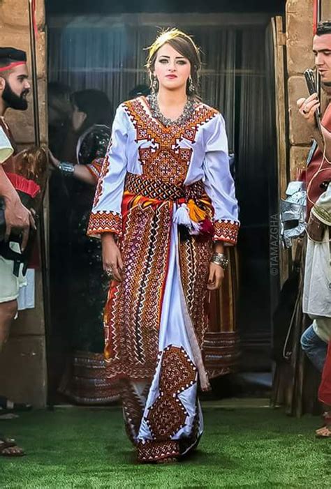 A Beautiful Algerian Traditional Dress Rpics