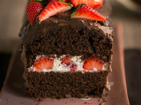 Cake au chocolat et aux fraises facile découvrez les recettes de