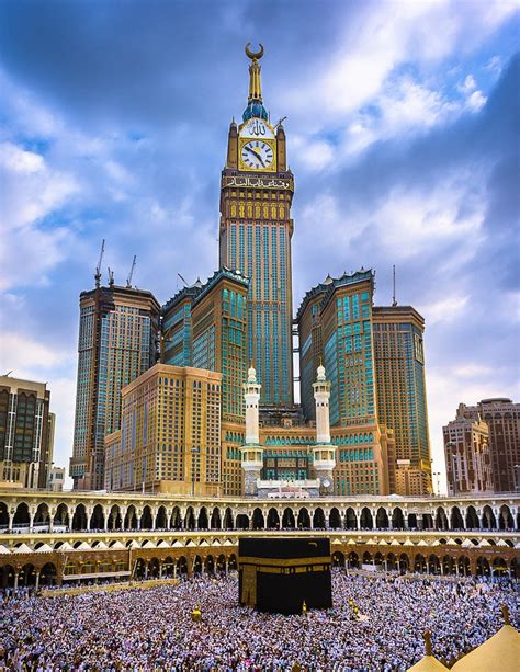 Plan your visit to the spectacular fairmont makkah clock royal tower adjoining the grand mosque and ka'aba, and enjoy our special offers. Abraj Al Bait or Makkah Royal Clock Tower Hotel
