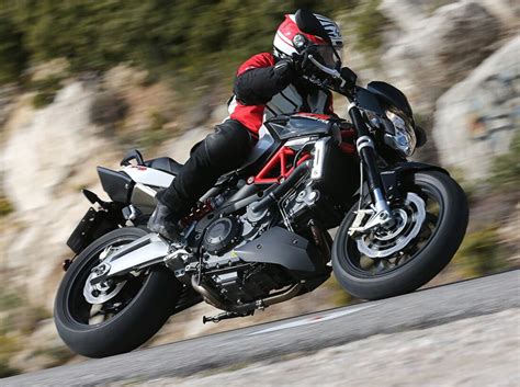 Die kleine italienische motorradschmiede offeriert für jüngere und weniger erfahrene führerscheinbesitzer der klasse a2 zwei spezielle modelle. Neun 48-PS-Motorräder für den A2-Führerschein im Test ...