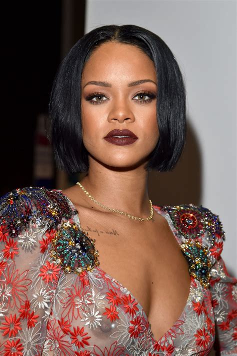 The way y'all skin bout to be litty! Bad News: Rihanna Has Canceled Her 2016 Grammys ...
