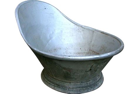 This layer helps to prevent the tanks are normally less expensive than a full bathtub and are available in different sizes. Antique French Galvanized Tub...Wow! | Galvanized tub ...